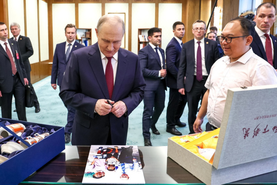 Putin dobio poseban poklon u Kini: Sreo se sa čovekom koga je upoznao kao dečaka (VIDEO)