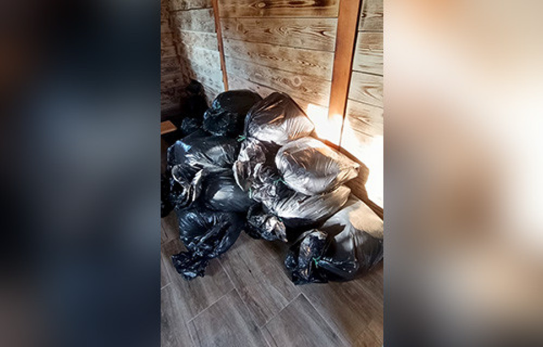 Duvanska oaza kod Kraljeva: Ovo je šverc težak tri miliona (FOTO)