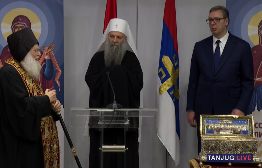 Pojas Presvete Bogorodice stigao u Beograd, dočekali ga patrijarh i predsednik: Za Srbiju je ovo velika čast! (FOTO/VIDEO)
