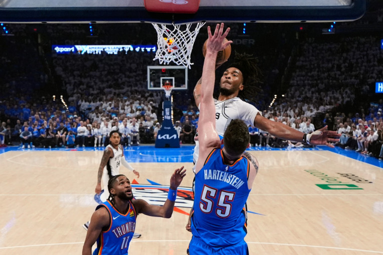 Nemilosrdno, brutalno i bez milosti: Ovo je najbolje zakucavanje NBA plej-ofa! (VIDEO)