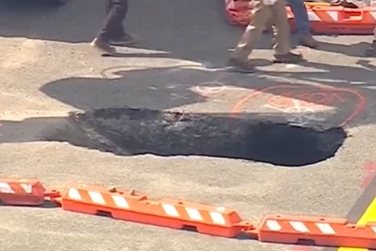 Na pisti aerodroma se otvorila ogromna rupa: Samo se pojavila preko noći, otkazan i odložen veliki broj letova (VIDEO)