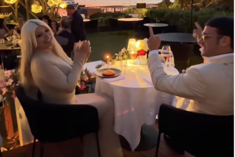 Dara uživa kao kraljica! Skupi morski specijaliteti, vino i romantično iznenađenje od dečka na luks destinaciji (FOTO/VIDEO)