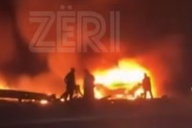 Objavljen prvi snimak jezive nesreće u kojoj su stradali makedonski pevač i njegov sin: Vatrena stihija progutala automobil! (VIDEO)