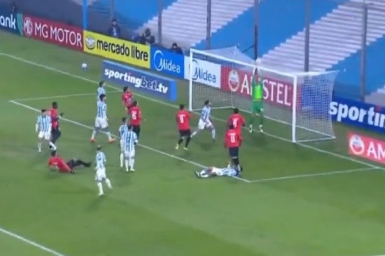Najsmešniji gol veka: Ma da li je ovo moguće (VIDEO)