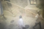 Skandal u Jerusalimu: Pojavio se snimak mladića koji pljuju kip Device Marije! (VIDEO)