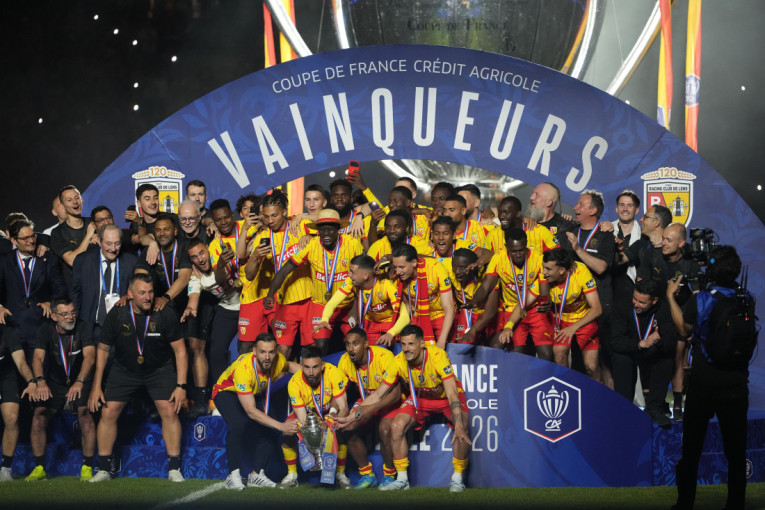 Istorija na stadionu Francuska: Lens prvi put u istoriji osvojio Kup!