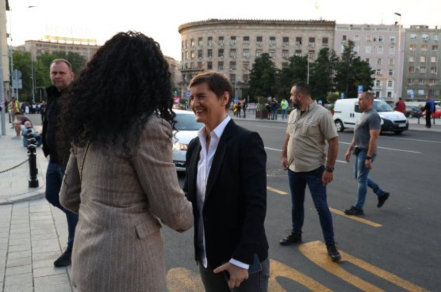 "Ovo je pobeda nad obojenom revolucijom!" Brnabić u Pionirskom parku o izborima, blokaderima i podršci Vučiću! (FOTO)