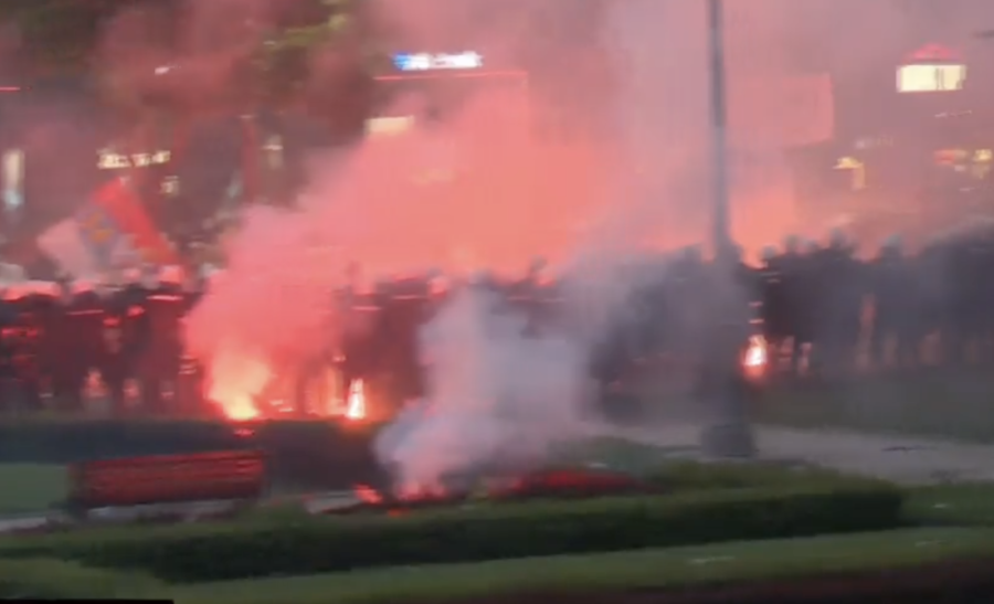 Vandalizam u Beogradu: Blokaderi divljali i demolirali grad! (FOTO/VIDEO)