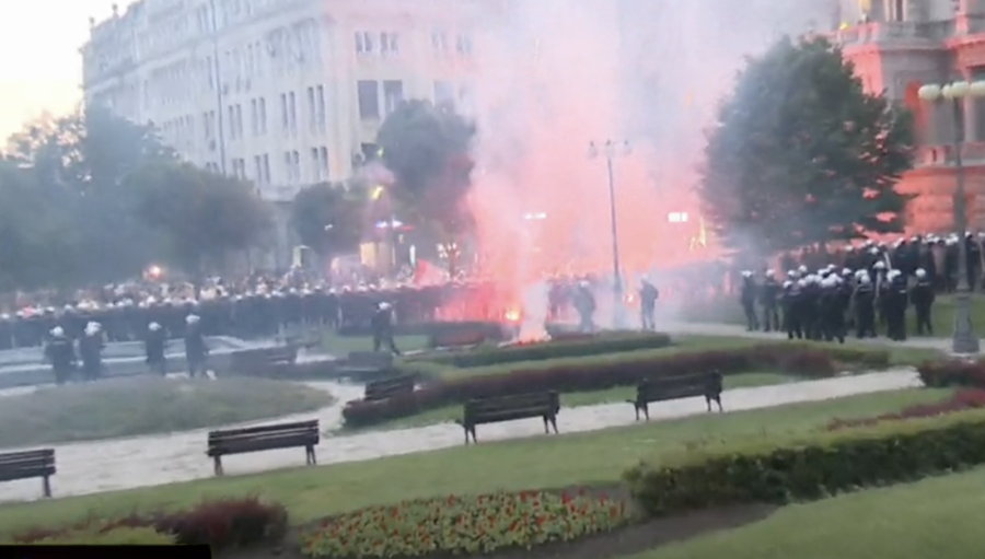 Vandalizam u Beogradu: Blokaderi divljali i demolirali grad! (FOTO/VIDEO)