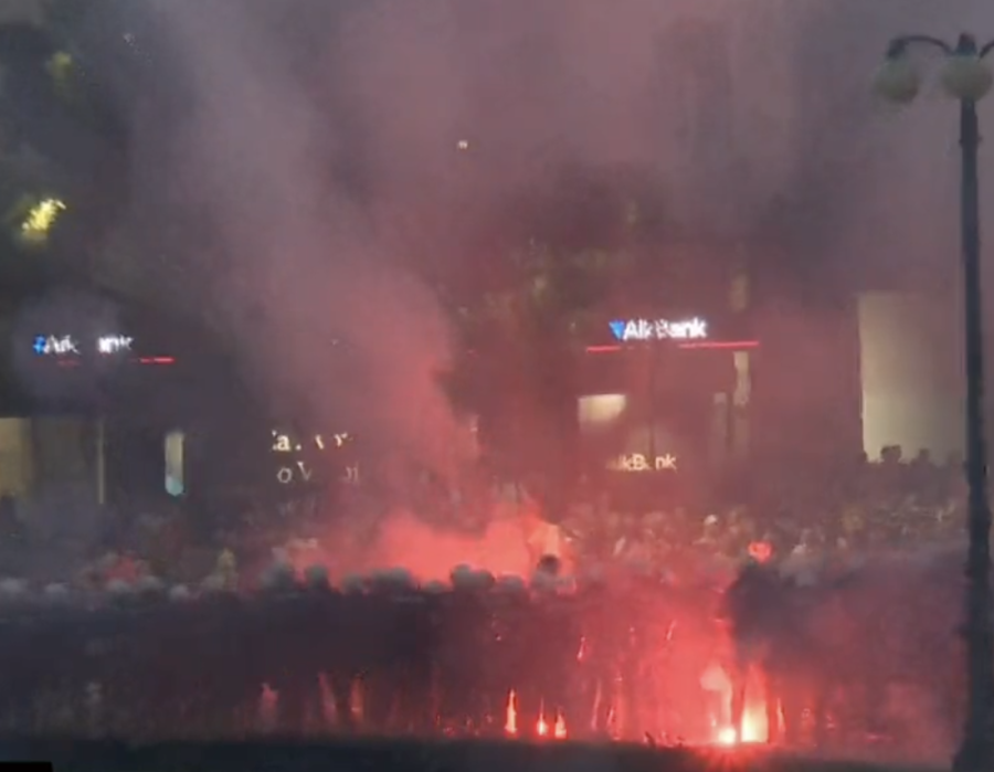 Vandalizam u Beogradu: Blokaderi divljali i demolirali grad! (FOTO/VIDEO)