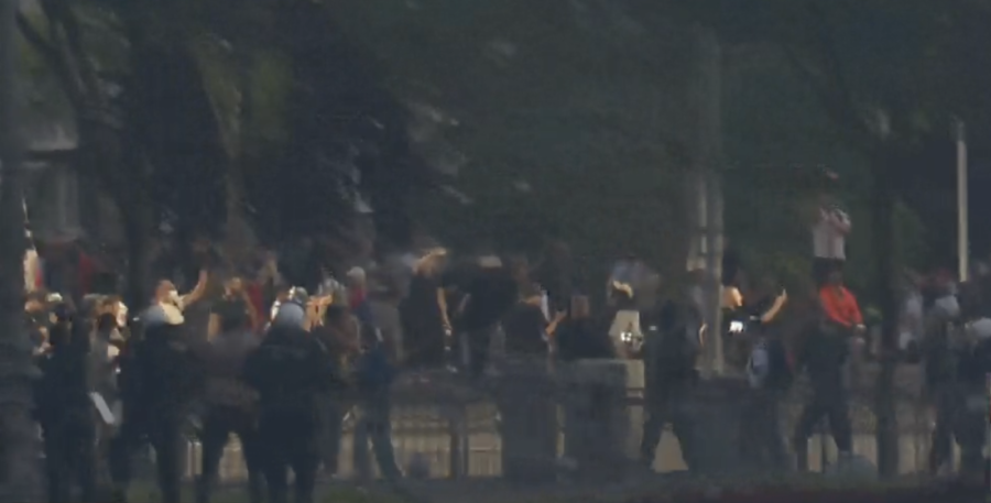 Blokaderi su žedni srpske krvi! Krenuli na kordon policije, hoće da pokolju sve pred sobom (VIDEO)