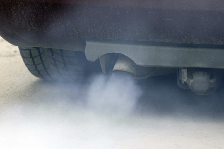 Gust dim iz auspuha nije bezazlen: Boja može otkriti ozbiljan kvar na automobilu
