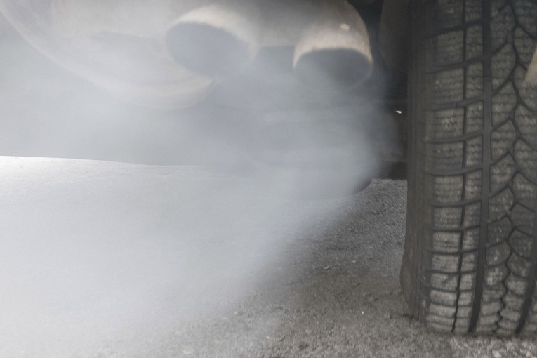 Gust dim iz auspuha nije bezazlen: Boja može otkriti ozbiljan kvar na automobilu