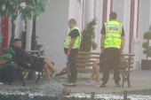 "Nikad nećeš biti Stanija" Asmin nemilosrdno udario na Maju, dotrčalo i obezbeđenje: Ti si uništena i spaljena devojka