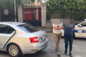 Uhapšene dve osobe zbog napada na policiju posle skupa u subotu (VIDEO)