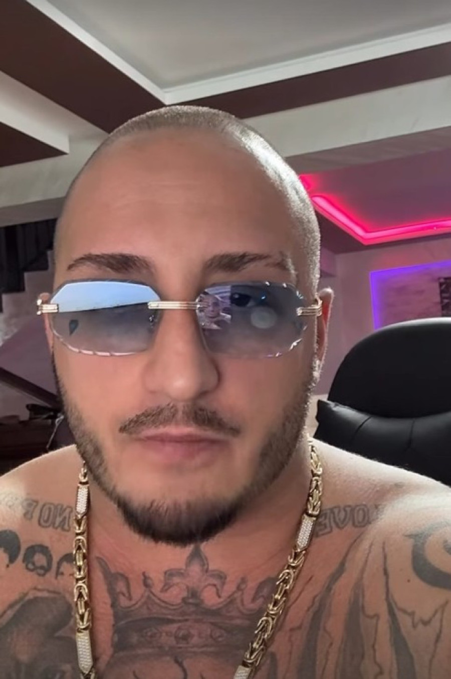 "Čovek preporučuje svima "Lazu", mislio sam da sam ja lud" Vuk Mob se smejao zbog Slobine izjave, pa se posle izvinjavao!
