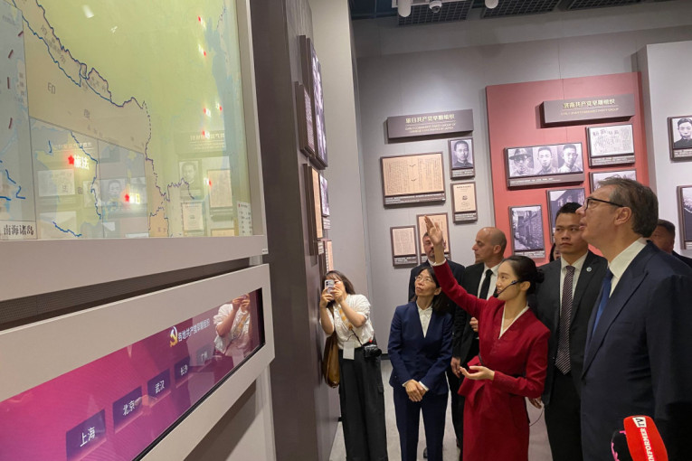 "U tome leži snaga Kine": Vučić obišao jedno od najvažnijih mesta moderne kineske istorije (FOTO)
