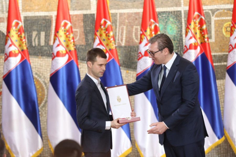 Ovo je polubrat Teodore Bjelice! Miroslav Lazanski nikad nije priznao glumicu za ćerku, a sinom se ponosio (FOTO)