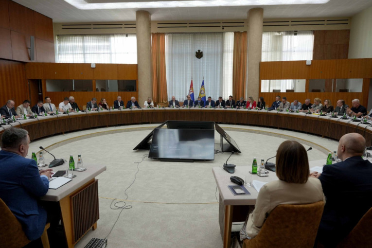 Havarija na cevovodu "Rzav": Više od 200.000 ljudi ostalo bez vode, održana vanredna sednica Štaba! (FOTO/VIDEO)