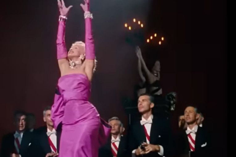 Haljina Merilin Monro krije mračnu tajnu: Kultna toaleta srušila mit o holivudskom glamuru! (FOTO/VIDEO)