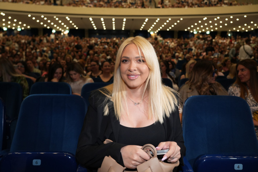 "Nije lako, ali razumeće kad poraste": Milica Todorović prvi put o partneru i bebi posle drame – "Dobro se snalazi"