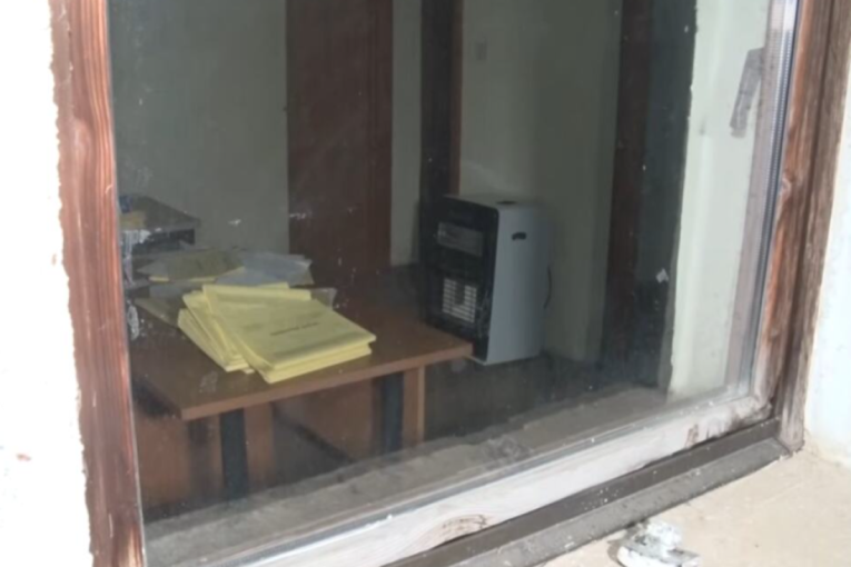 Posle upada u srpsku ambulantu u Obiliću: Objekat pretresen i zapečaćen! (FOTO/VIDEO)