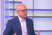 Lider SNS razobličio sav besmisao blokadera i opozicije: Isti ljudi se smeju priči o robotima u Kini i Bogorodičinom pojasu