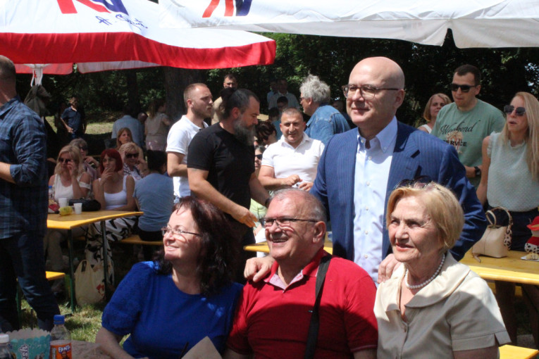 Za nas je porodica svetinja: Vučević poslao poruke iz Kameničkog parka sa Dana porodice (FOTO)