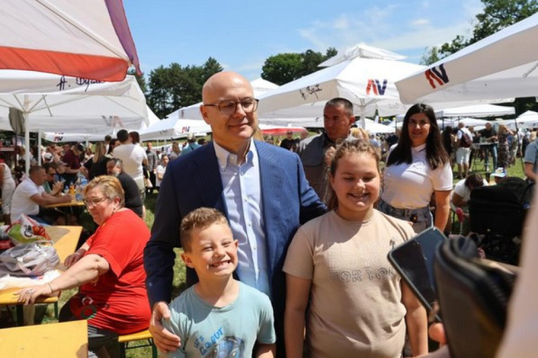 Miloš Vučević poslao lepe slike: Ovo je porodica, ovo je naš narod (FOTO)