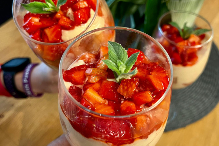 Recept dana: Kremasta plazma torta sa orasima, kada nemate mnogo vremena, a želite desert za pamćenje (FOTO)