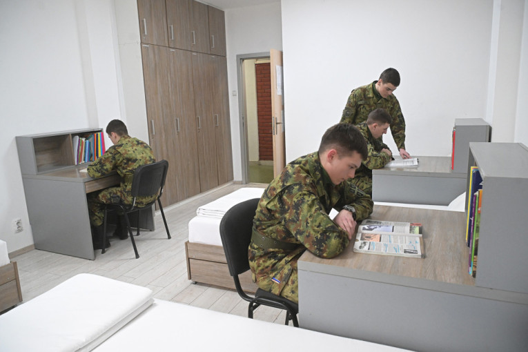 Nova šansa za buduće oficire: Ministarstvo odbrane raspisalo drugi upisni rok!