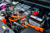 Mala greška, veliki trošak: Ovaj način čišćenja nije preporučljiv za električna vozila