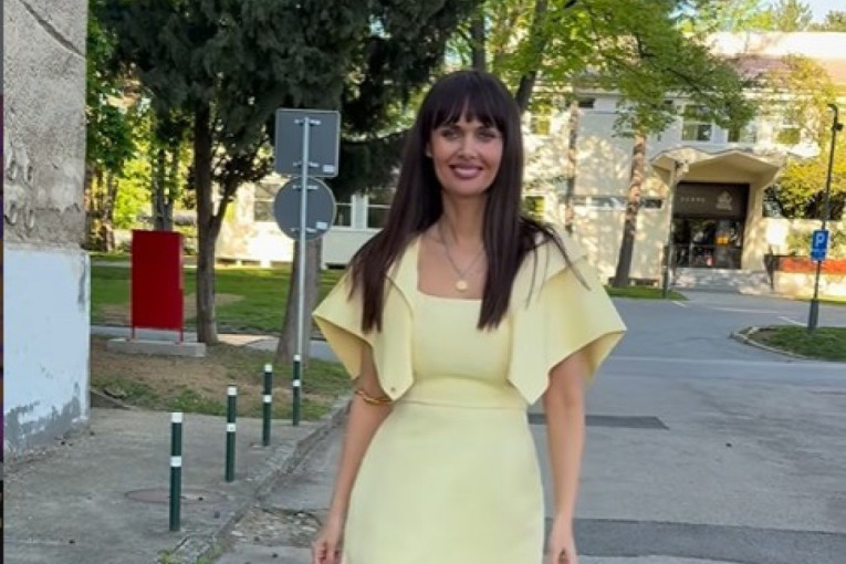 Praktična žena se skinula u kupaći, pa otkrila kako je smršala 5 kg za mesec dana: Iznenadićete se s čime vežba! (FOTO)