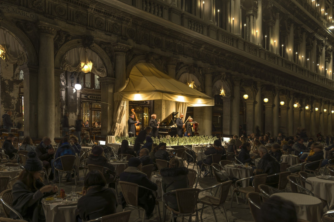 U njenim salonima sedeli su velikani: Najstarija kafana na svetu postala je simbol Venecije (FOTO)