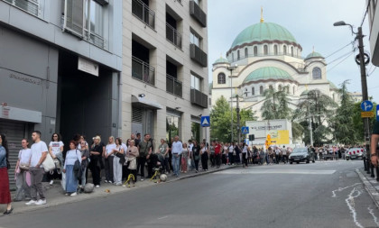 Danas su redovi bili nikad duži: Danilo iz Priboja celivao Pojas Presvete Bogorodice  - "Osećaj je nestvaran"