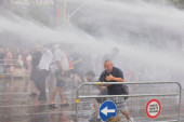 Plaža u Albaniji postala ratište! Danima divljaju protesti zbog projekta Trampovog zeta, Rama ne popušta (VIDEO)