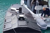 Morski dron posvađao Grčku i Ukrajinu: U njemu pronađeno 100 kilograma eksploziva (VIDEO)