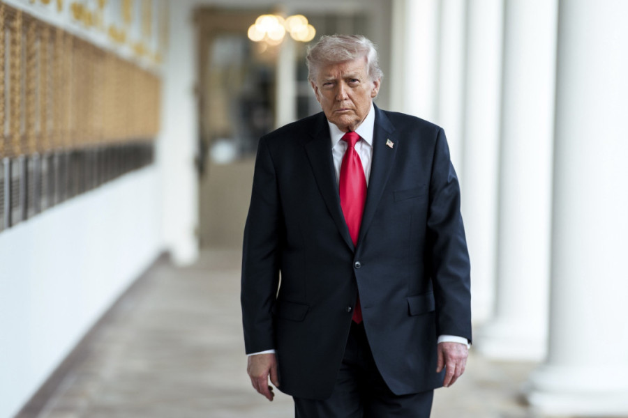 RAT NA BLISKOM ISTOKU Amerika napala Iran, udari u području Ormuskog moreuza!
