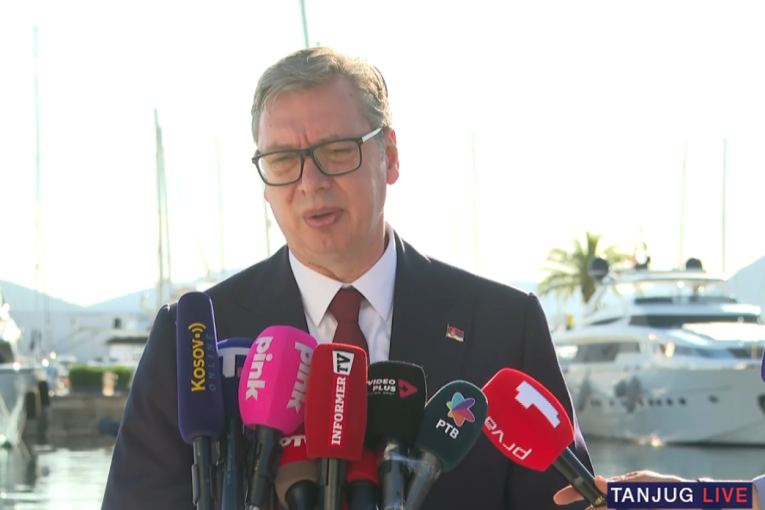 Vučić se obraća iz Crne Gore: Predsednik najavio važno uključenje iz Tivta!