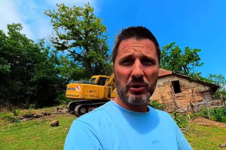 Marko Miljković ruši kuću! Pokazao porodično imanje: "Obnavljamo našu dedovinu!" (FOTO)