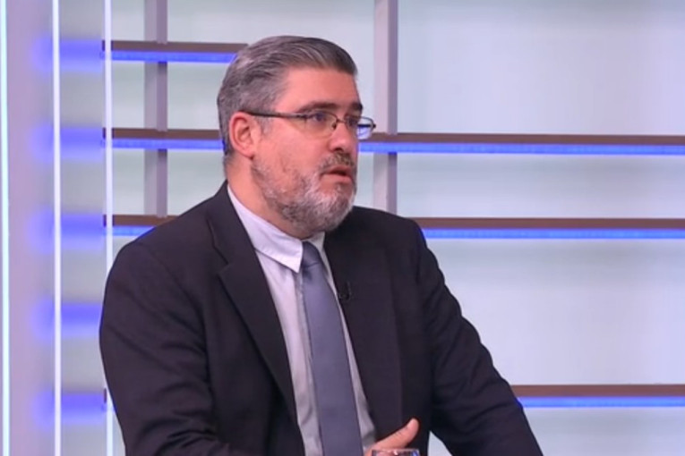 Starović: Važno što je Vučić u Tivtu jer je to, uz Koštinu posetu, pozitivan zamajac