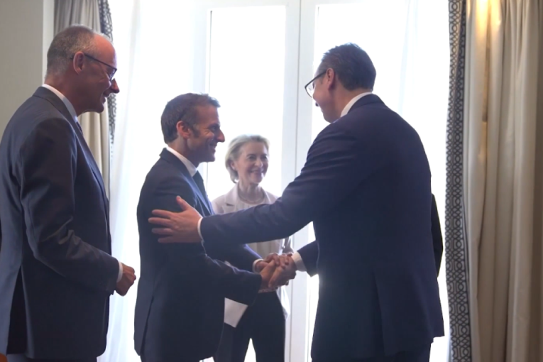 To je srpski predsednik! Bez straha, u grotlo, jer Srbija pobeđuje (VIDEO)