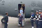Hegset došao u Francusku sa ženom i šestoro dece: U Americi besni zbog ovog poteza (VIDEO)