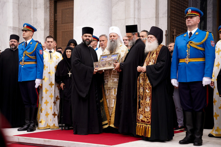 Porfirije: Srpski narod dobio veliku duhovnu blagodat od manastira Vatoped!