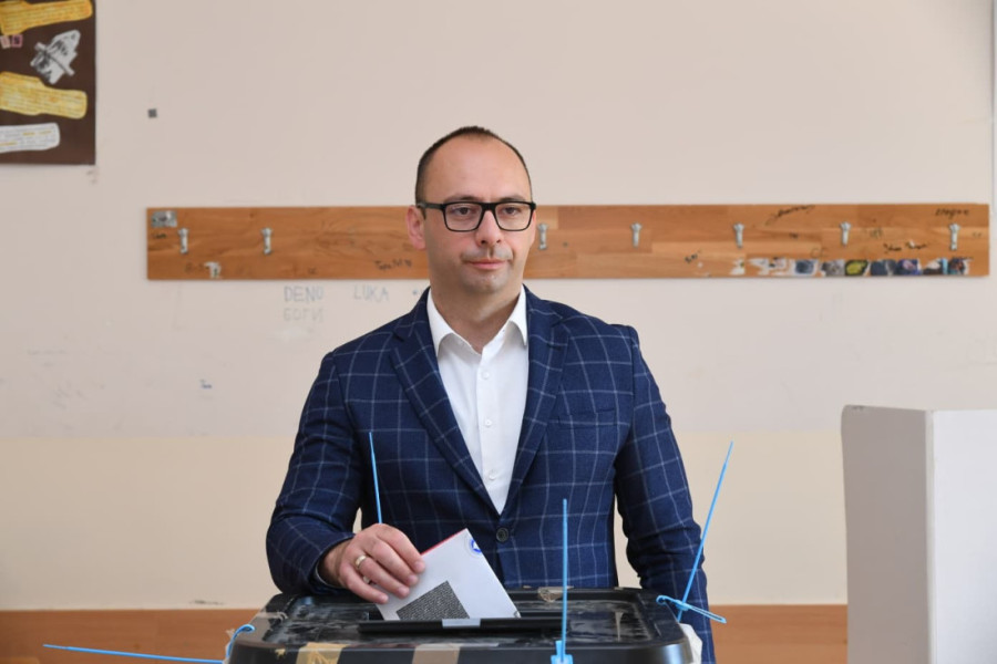 Izbori na KiM: Zatvorena biračka mesta! Uhapšena dvojica Srba, izlaznost preko 30 odsto (FOTO/VIDEO)