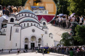 Mislio je da će pasti pred samim ulazom u Hram! Brano čekao šest sati, pa doživeo ono što nikada neće zaboraviti