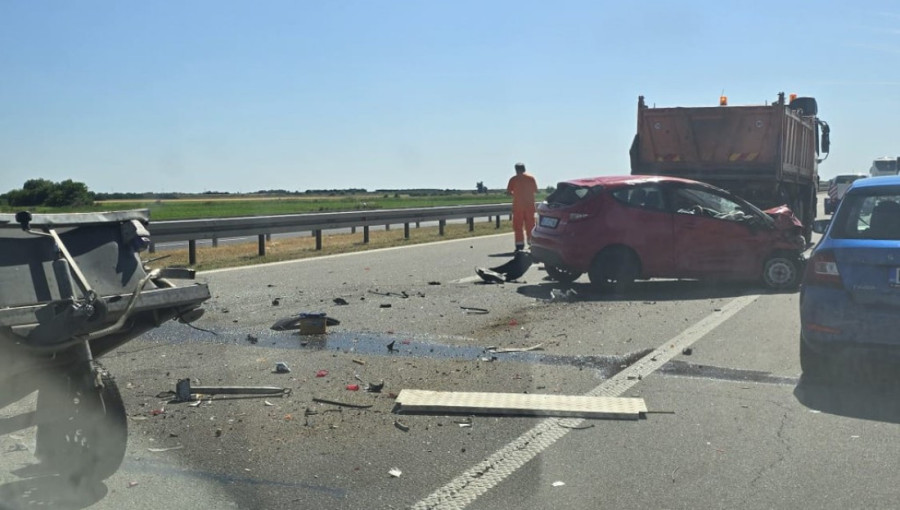 Scene strave na auto-putu ka Novom Sadu! Stravičan lančani sudar paralisao celu deonicu!