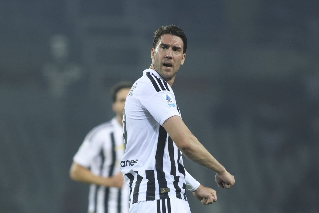 Vlahović pred transferom koji niko nije očekivao! Plata će vas šokirati, a tek kada čujete kakav mu se bonus nudi...