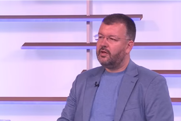 Antić o Dinku Gruhonjiću: "Našao sreću u Srbiji, a mrzi narod sa kojim živi, još ga štiti Filizofski fakultet!" (VIDEO)