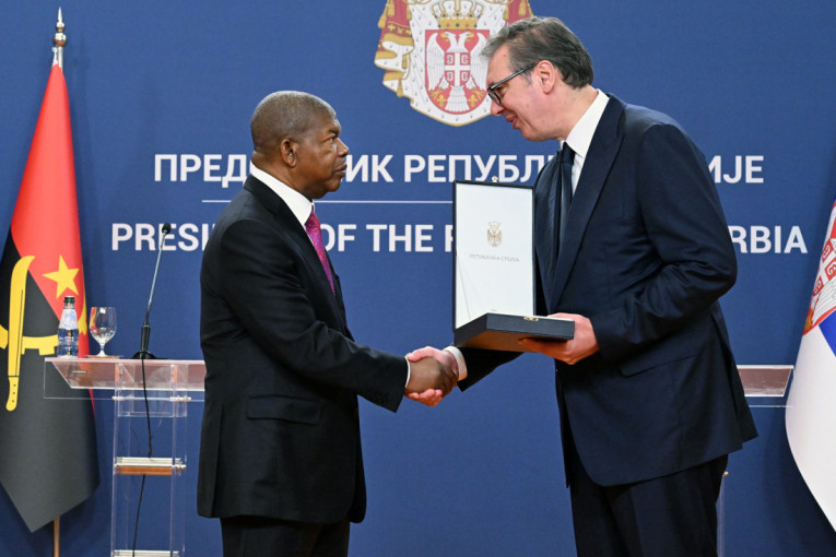 Predsedniku Angole uručen Orden RS na lenti, Vučiću Orden Agostino Neto (VIDEO)